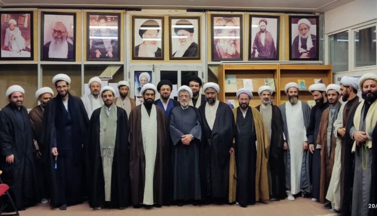 نشست اساتید